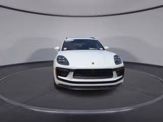 2023 Porsche Macan T - Photo 17