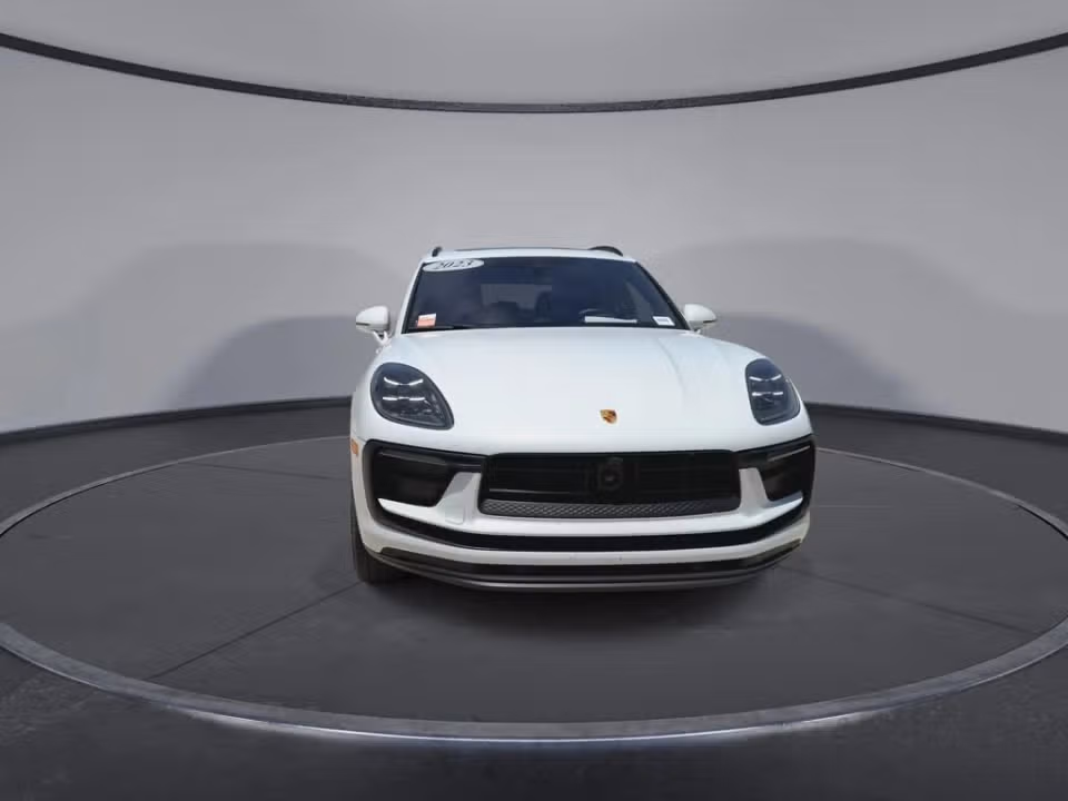 2023 Porsche Macan T - Photo 19