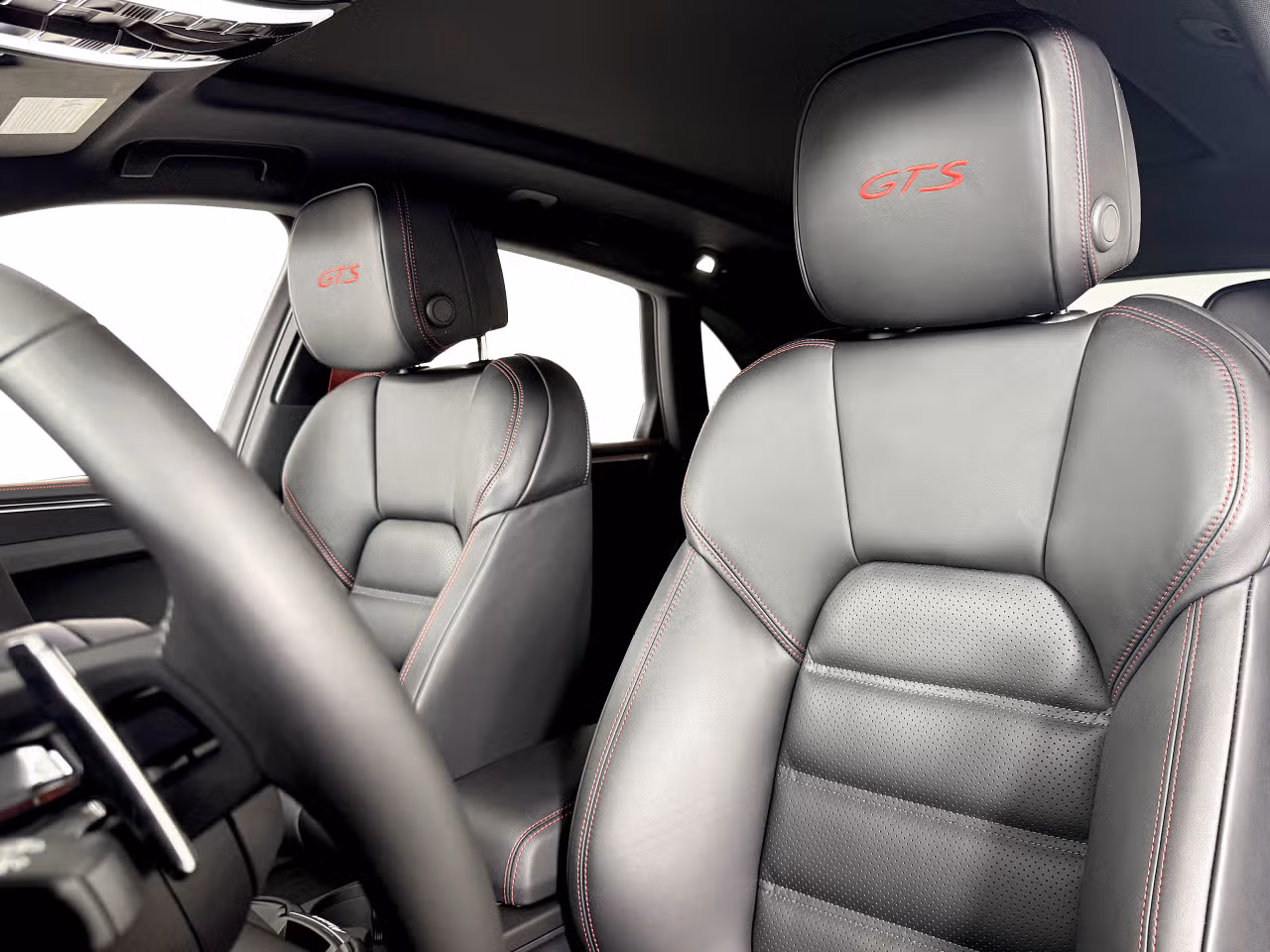 2026 Porsche Macan GTS - Photo 36