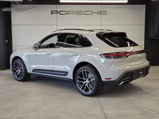 2025 Porsche Macan - Photo 21