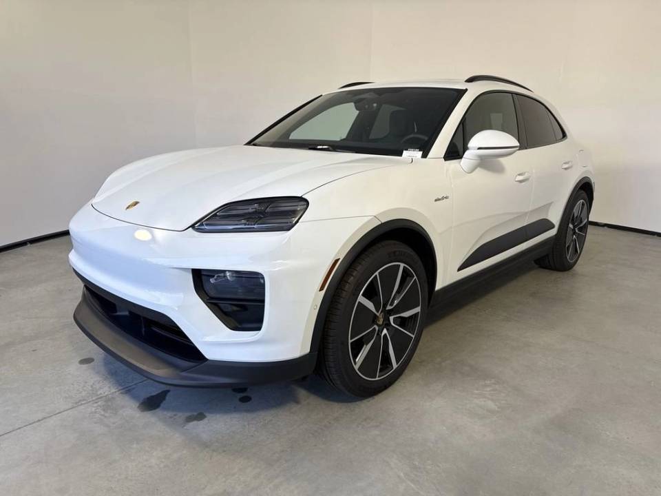 2025 Porsche Macan Base