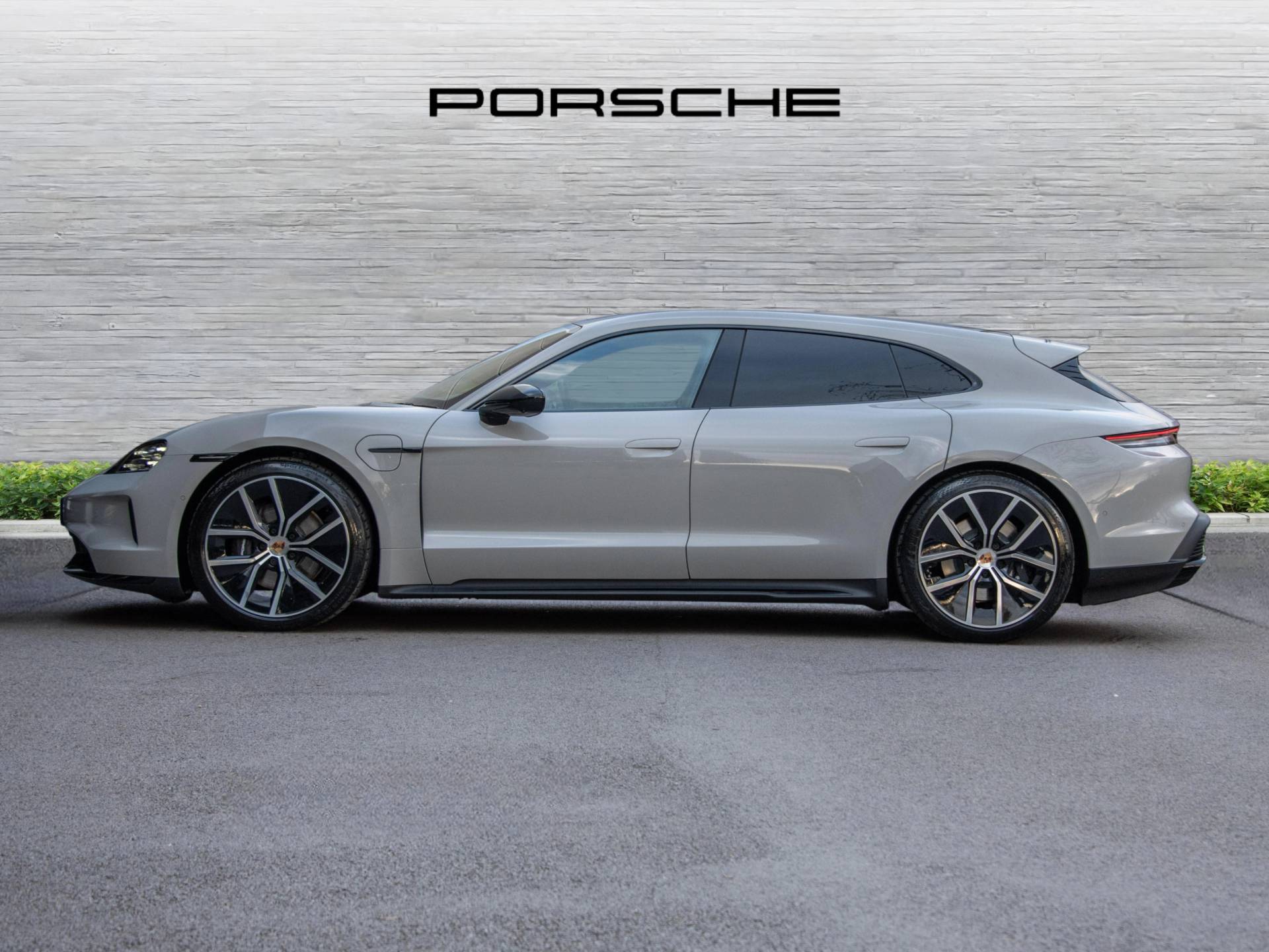 Taycan Sport Turismo, photo 2 of 57
