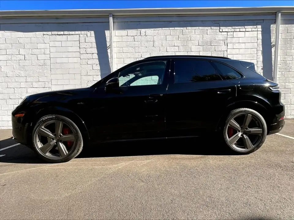 2025 Porsche Cayenne Turbo E-Hybrid - Photo 15