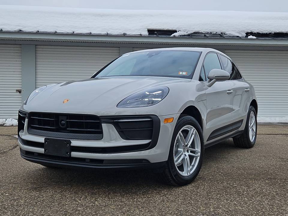 2025 Porsche Macan T