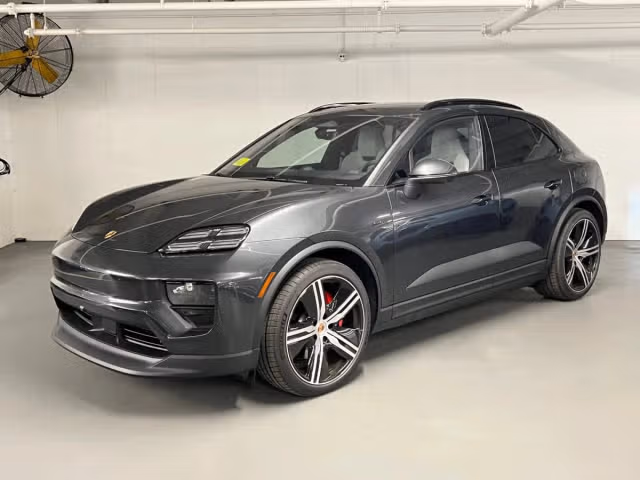 2026 Porsche Macan S - Photo 2