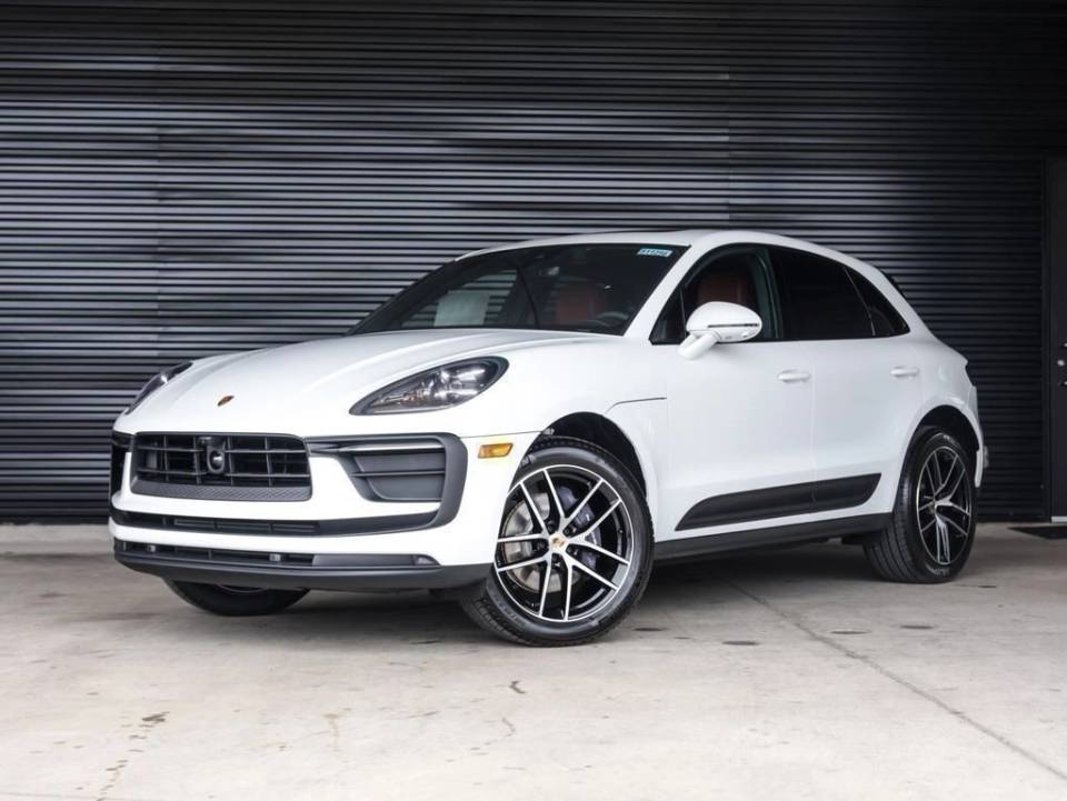2025 Porsche Macan Base