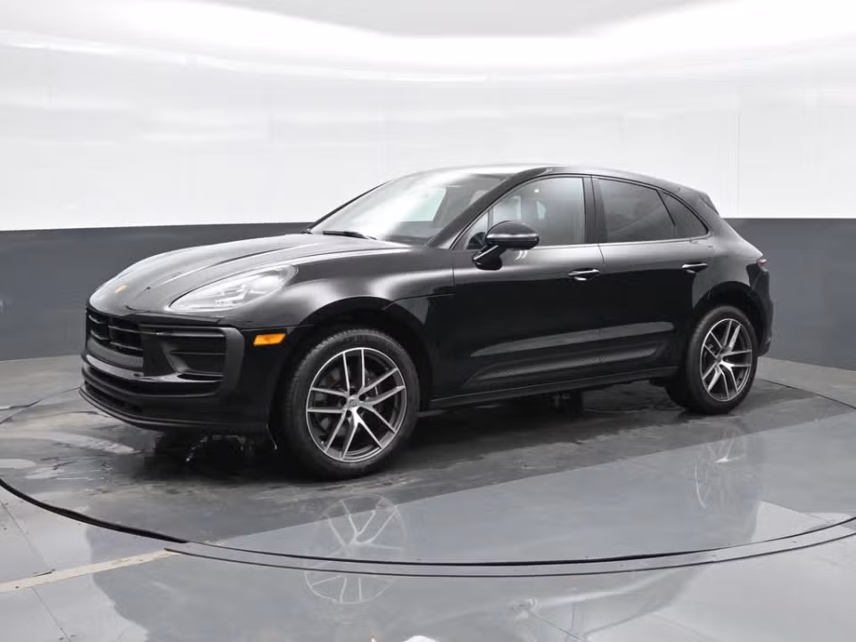 2025 Porsche Macan Base - Photo 3