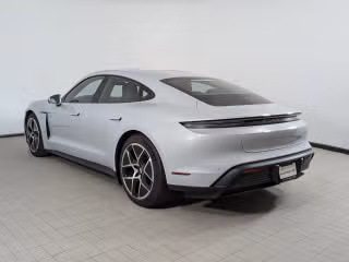 2026 Porsche Taycan Base - Photo 17