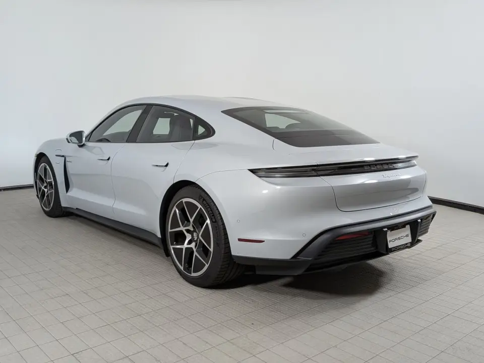 2026 Porsche Taycan Base - Photo 23