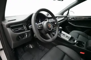 2026 Porsche Macan T - Photo 29
