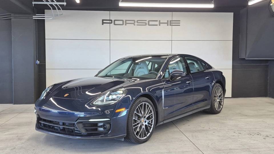 2023 Porsche Panamera Platinum Edition