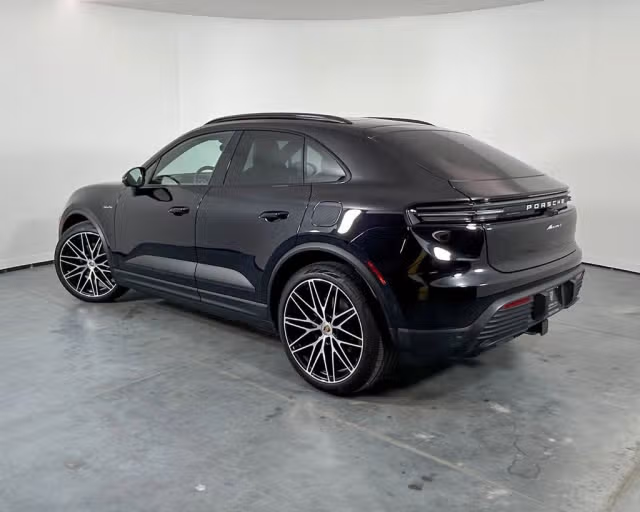 2024 Porsche Macan Base - Photo 18