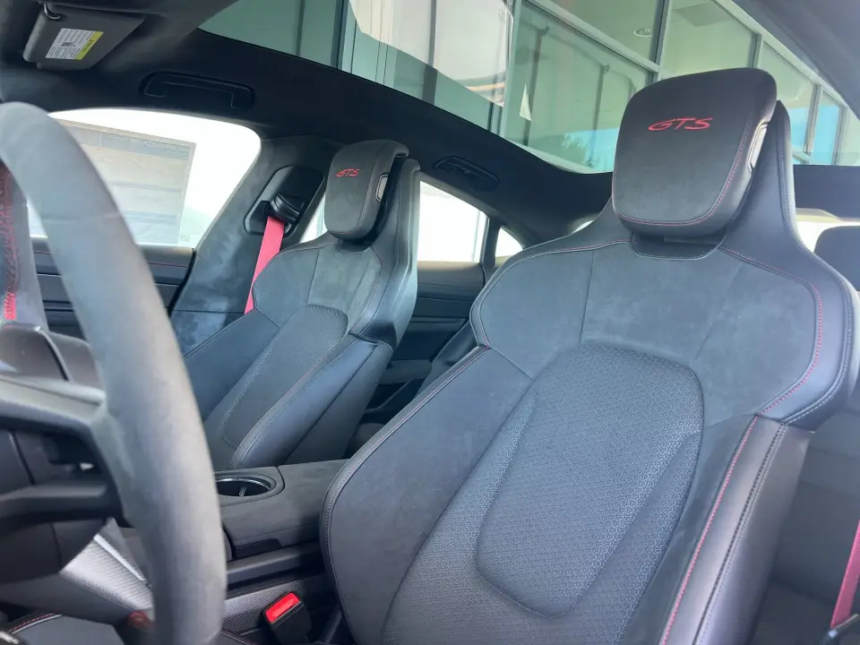 2026 Porsche Taycan GTS - Photo 39