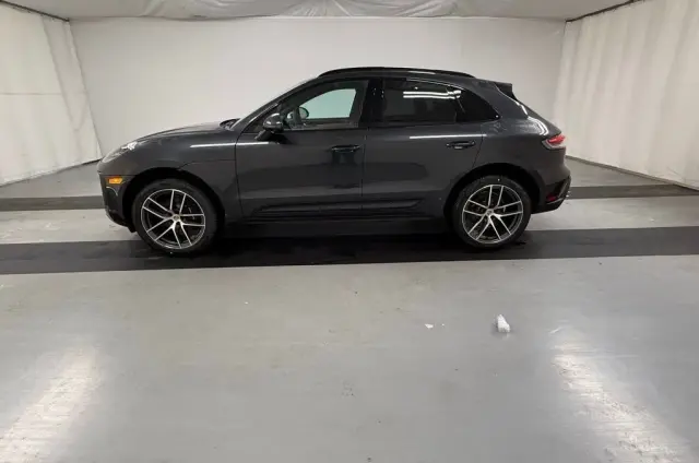 2026 Porsche Macan T - Photo 14