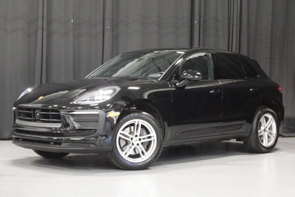 2026 Porsche Macan Base