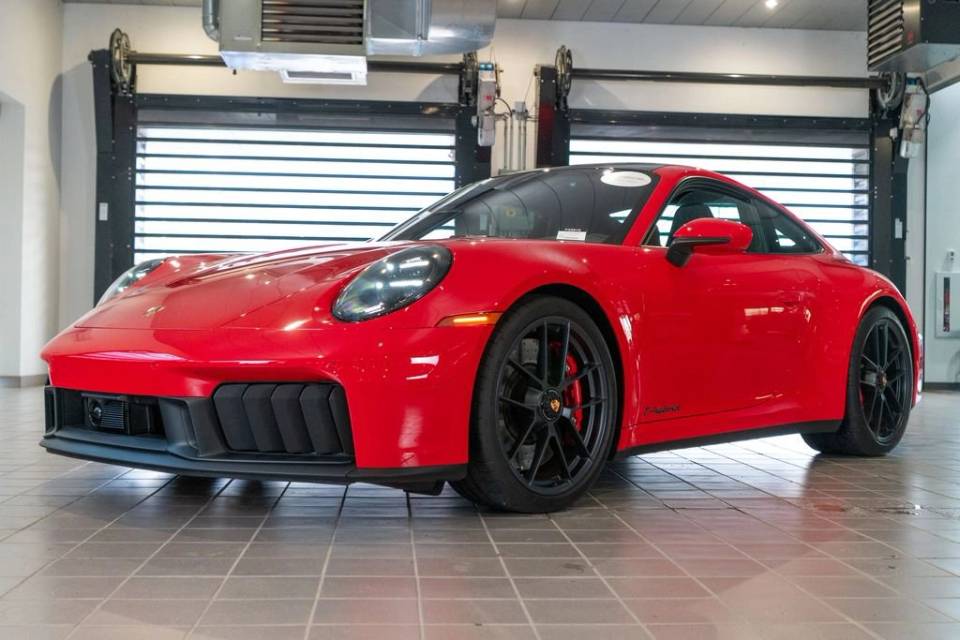 2025 Porsche 911 GTS