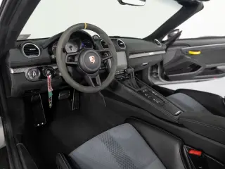 2025 Porsche 718 Spyder RS - Photo 29