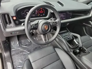 2025 Porsche Cayenne Base - Photo 29