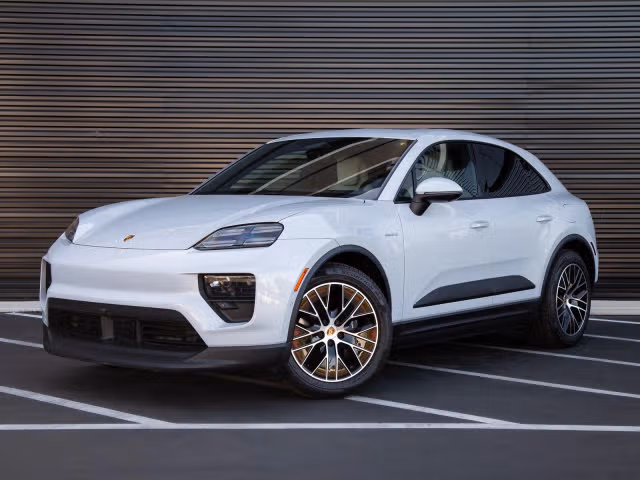 Used 2025 Porsche Macan Base with VIN WP1AD2XA3SL076814 for sale in Thousand Oaks, CA