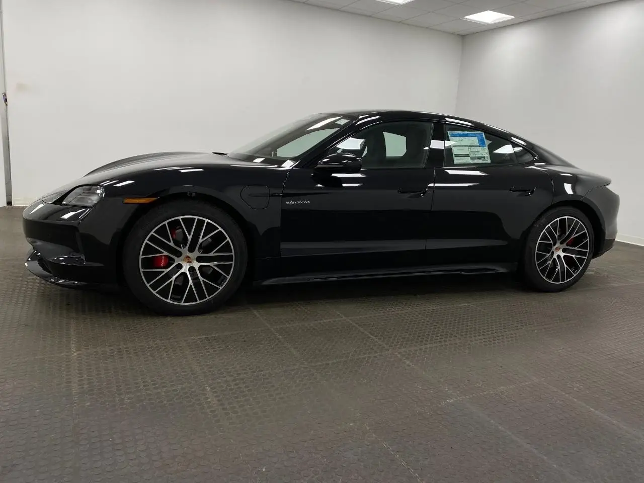 2026 Porsche Taycan S - Photo 16