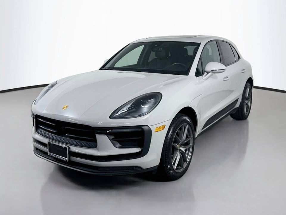 2023 Porsche Macan Base