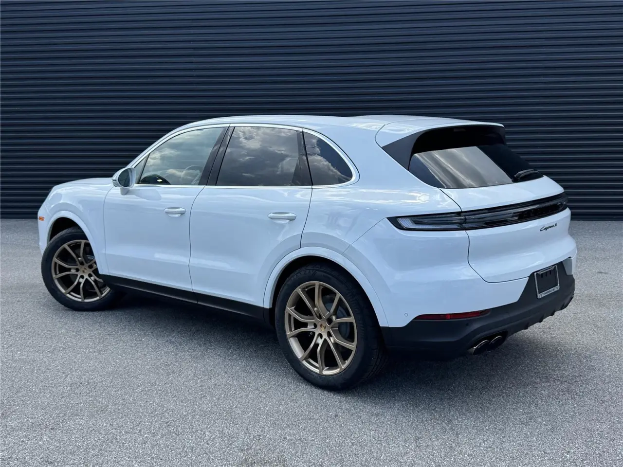 2025 Porsche Cayenne S - Photo 24