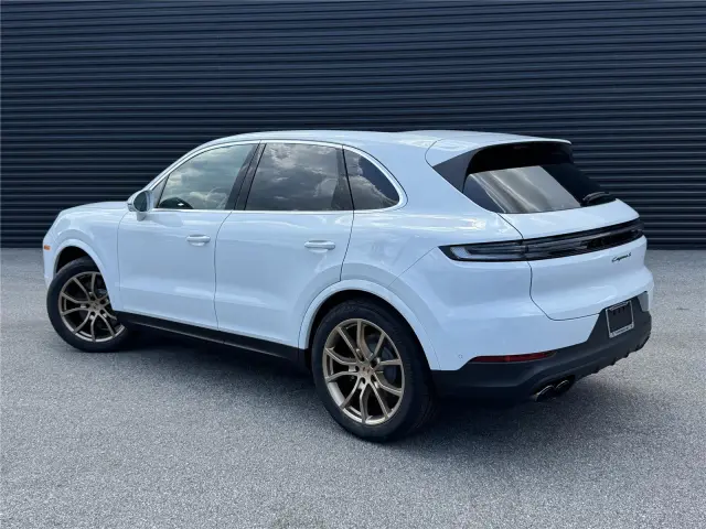 2025 Porsche Cayenne S - Photo 22