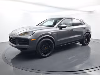 2024 Porsche Cayenne E-Hybrid's photo