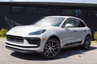 2025 Porsche Macan -'s photo