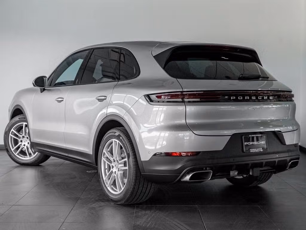 2025 Porsche Cayenne Base - Photo 20