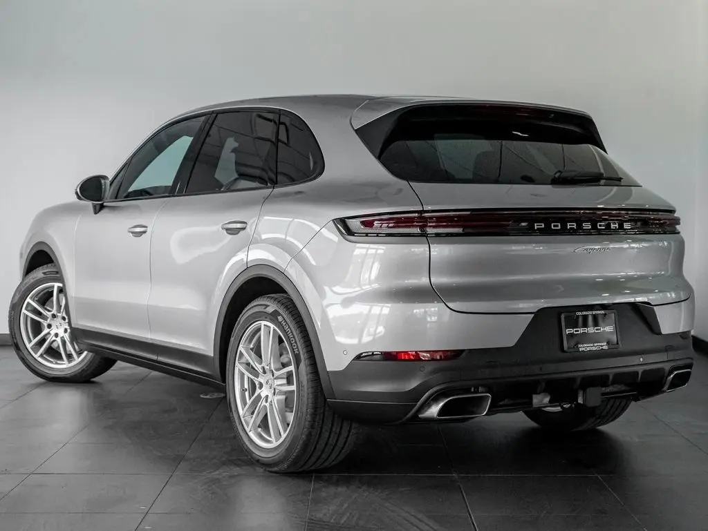 2025 Porsche Cayenne Base - Photo 24