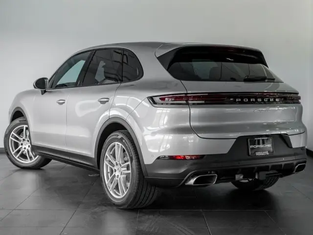 2025 Porsche Cayenne Base - Photo 22