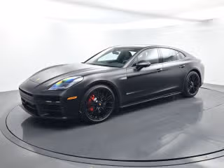 2026 Porsche Panamera GTS's photo