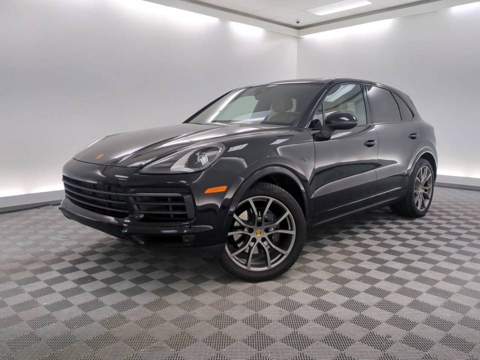 2023 Porsche Cayenne Platinum Edition
