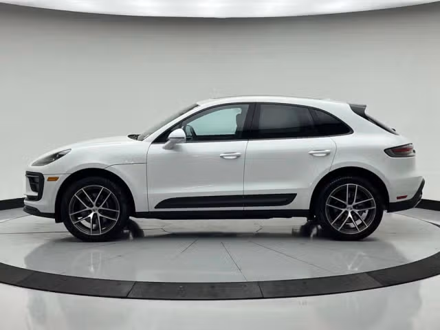 2026 Porsche Macan Base - Photo 10