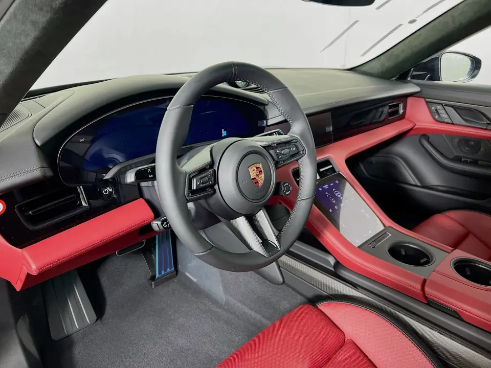 2026 Porsche Taycan GTS - Photo 31