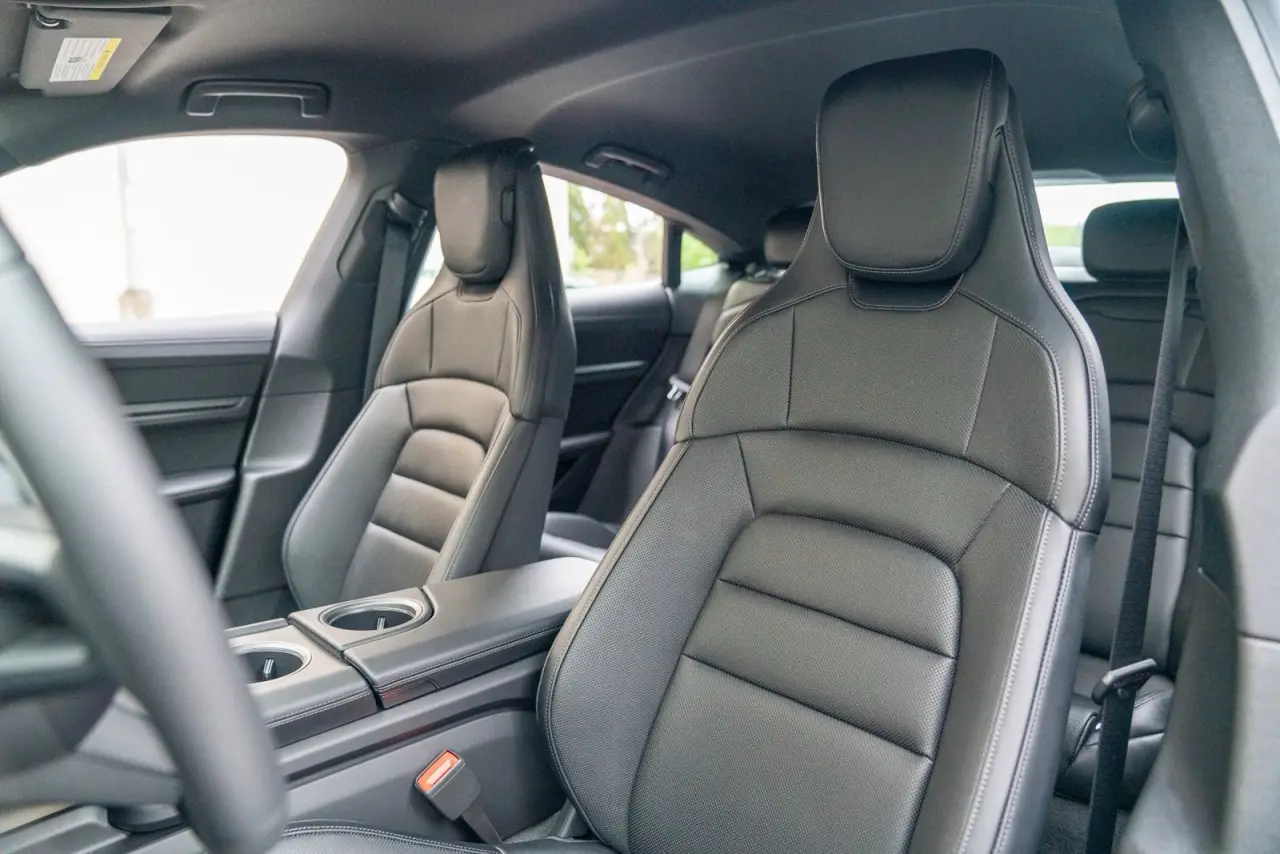 2025 Porsche Taycan Base - Photo 40