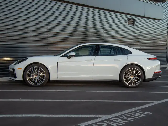 2026 Porsche Panamera Base - Photo 14