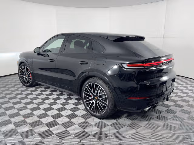 2025 Porsche Cayenne Coup S E-Hybrid - Photo 18
