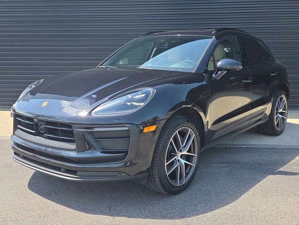 2026 Porsche Macan Base