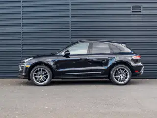 2026 Porsche Macan S - Photo 13