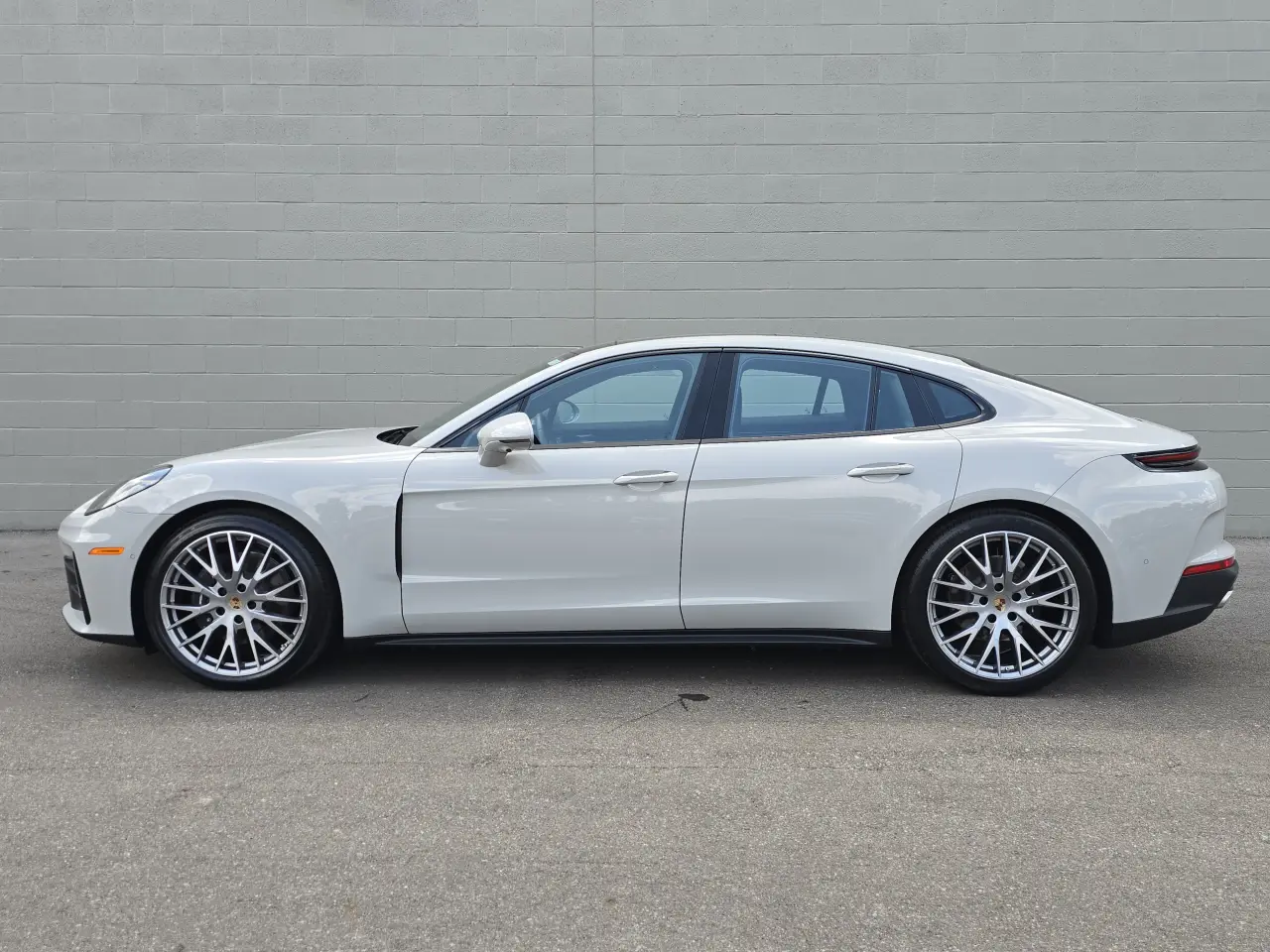 2025 Porsche Panamera Base - Photo 16