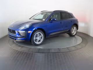 2024 Porsche Macan -'s photo