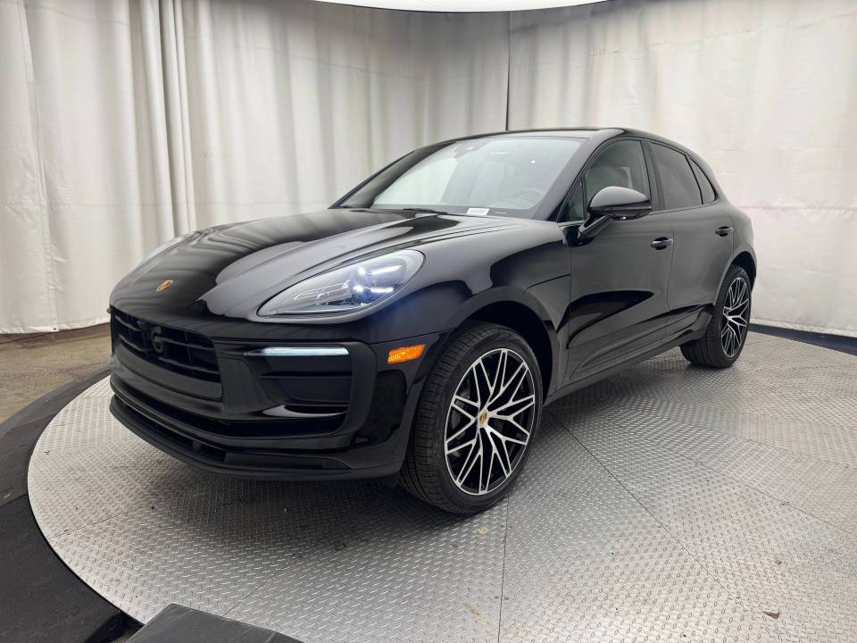 2026 Porsche Macan Base