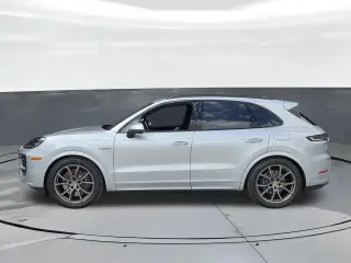 2026 Porsche Cayenne E-Hybrid - Photo 13