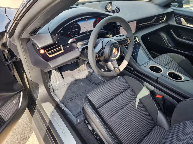 2025 Porsche Taycan S - Photo 26