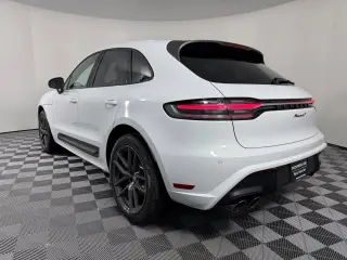 2026 Porsche Macan T - Photo 21