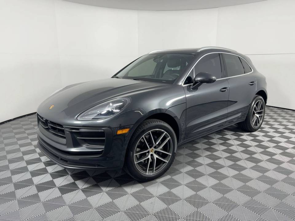 2025 Porsche Macan Base