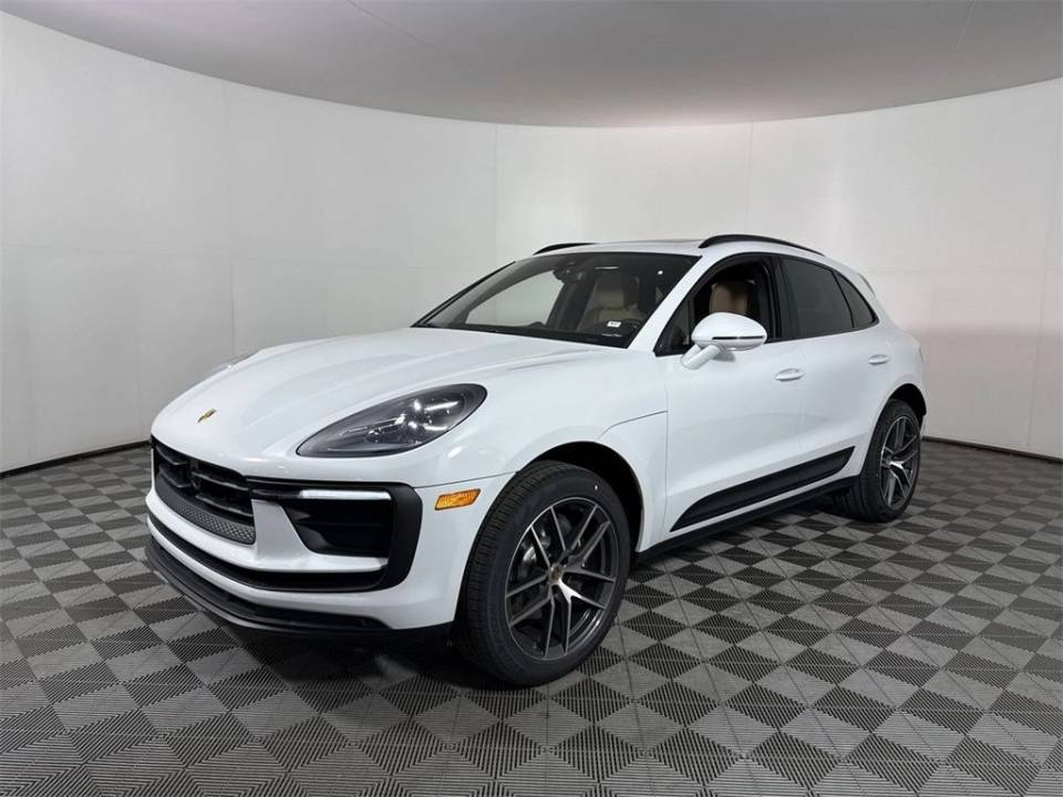 2025 Porsche Macan Base