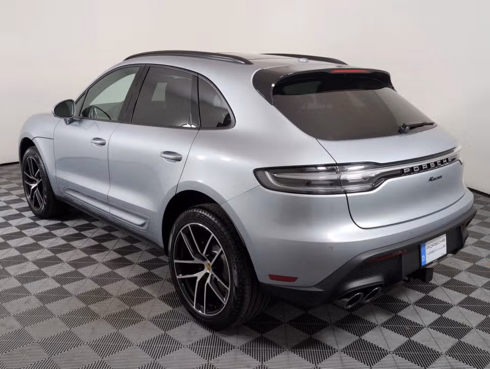 2025 Porsche Macan - Photo 19